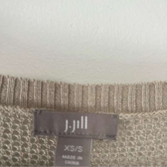 J.Jill Chevron-herringbone Aztec/Tribal print lightweight pullover top. - Picture 4 of 9